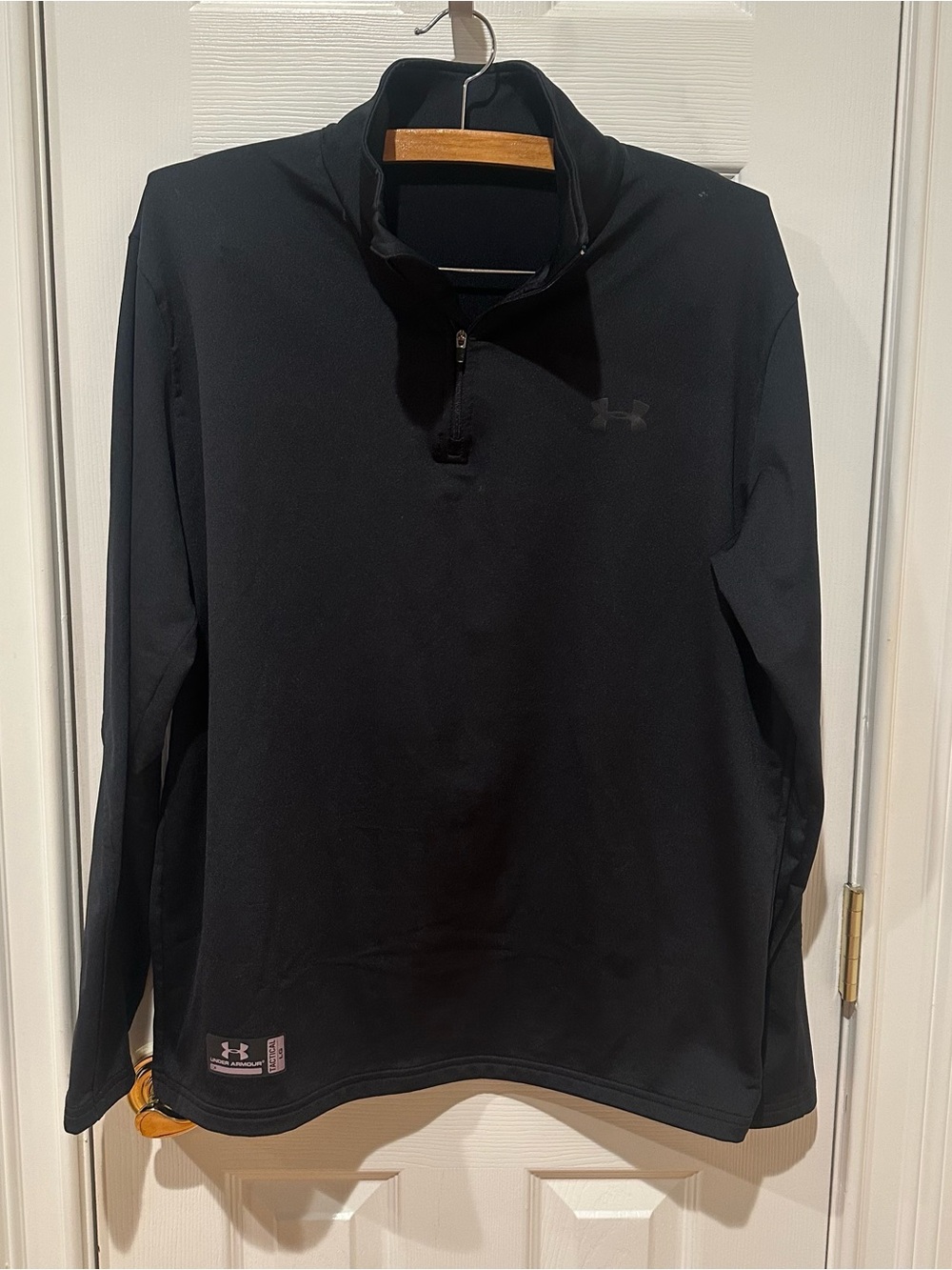 Under Armour Men’s Black Quarter-Zip Tactical Pullover, Size Large